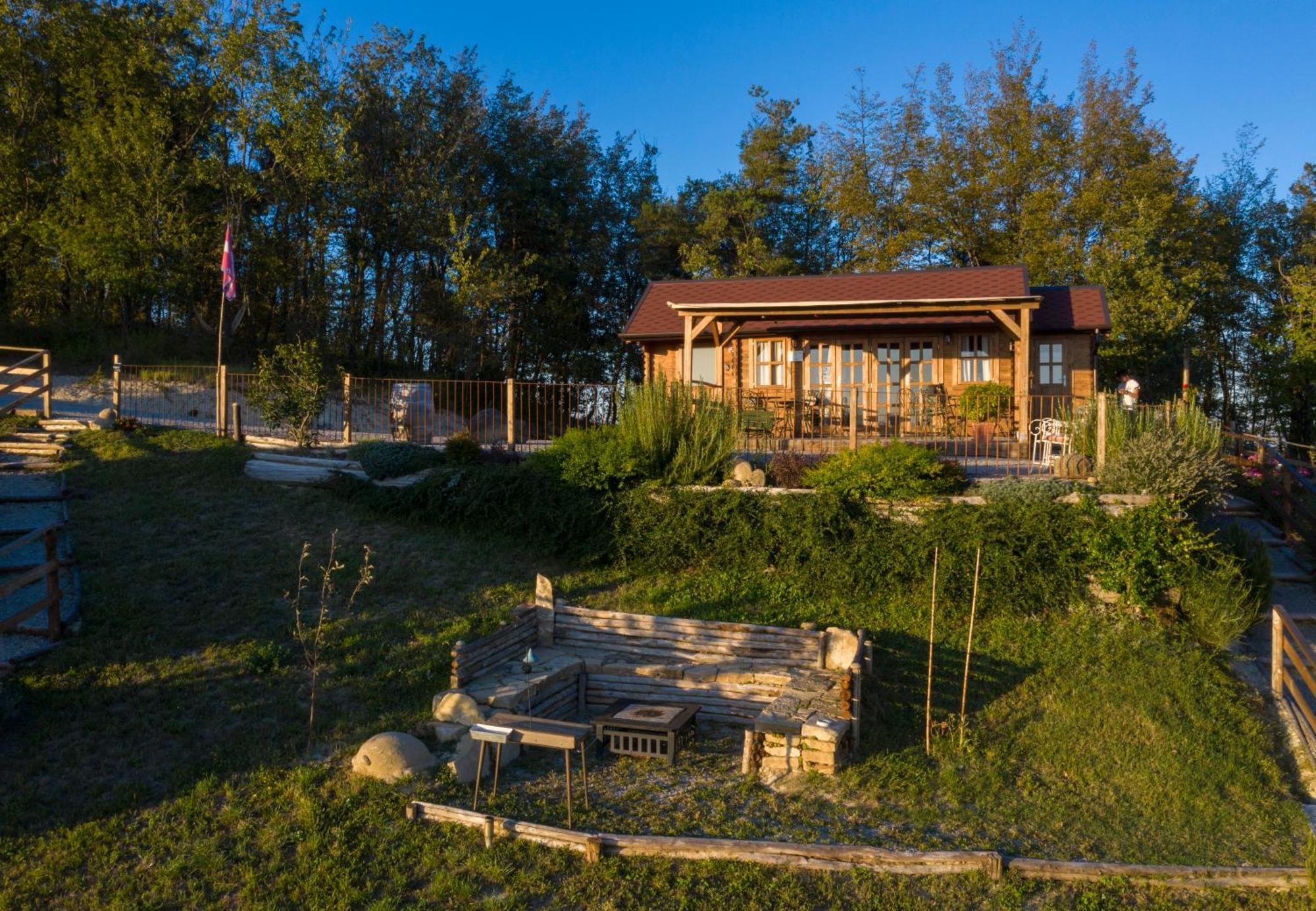 Pian Del Mund Hotell Borgomale Exteriör bild